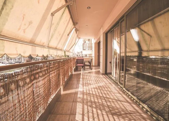 Lazarus 2bd In The Center * Патра