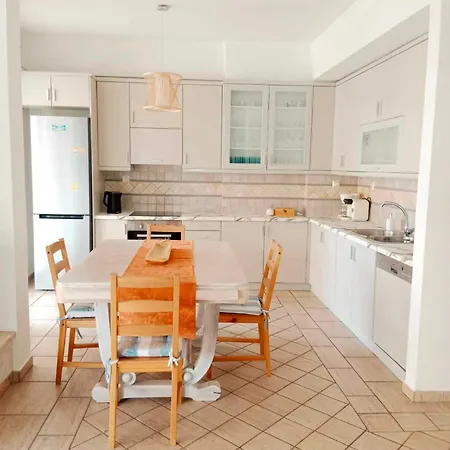 Lazarus 2bd In The Center *