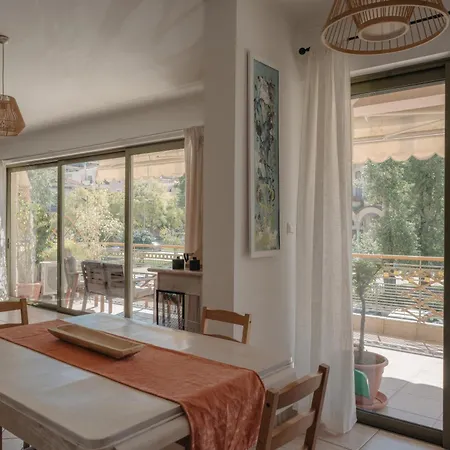 Lazarus 2bd In The Center Daire Patras