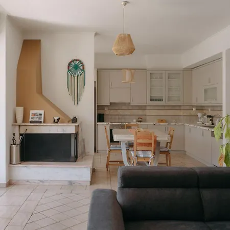 Lazarus 2bd In The Center *