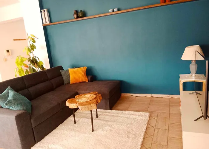 Lazarus 2bd In The Center