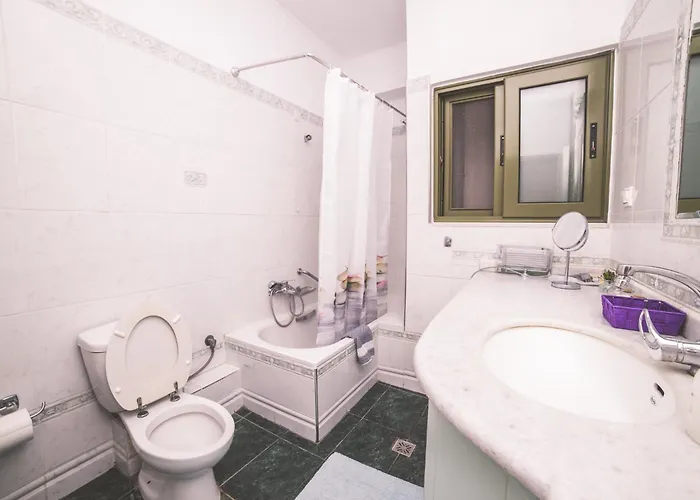 Lazarus 2bd In The Center *