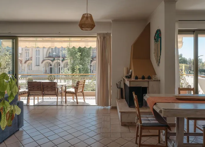 Lazarus 2bd In The Center