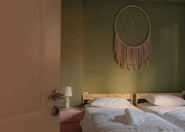 Lazarus 2bd In The Center Patras